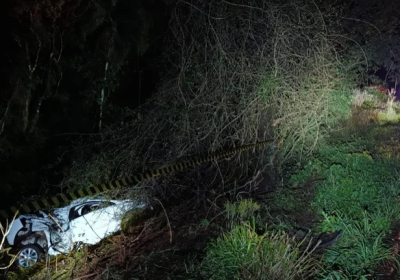 Homem é encontrado morto após carro sair da pista na RS-223, em Victor Graeff