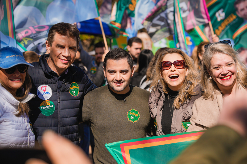 Gabriel Souza cumpre agenda de campanha em Porto Alegre neste domingo (23)