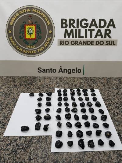 Brigada Militar prende dois homens por tráfico de drogas no bairro Aliança, em Santo Ângelo