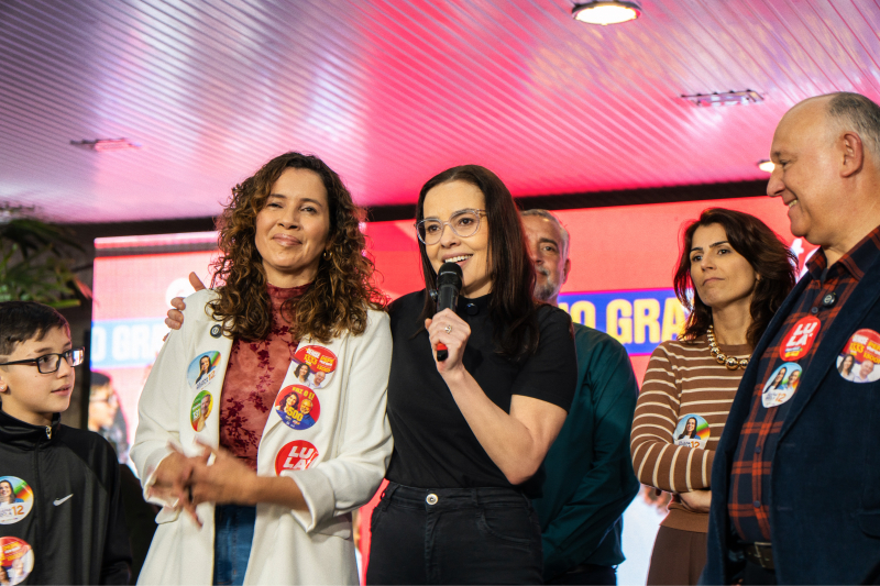Juliana Brizola participa de grande ato político em Caxias do Sul