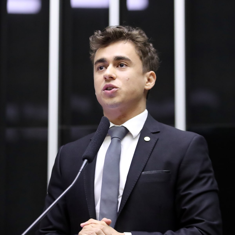 Áudios mostram Nikolas Ferreira pedindo ajuda a Daniel Vorcaro para amigo