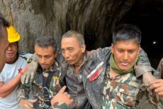 Sobreviventes são resgatados no Nepal 10 dias após enchentes