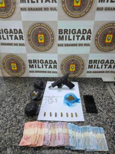 Homem é preso por tráfico de drogas e porte ilegal de arma de fogo em Santo Ângelo