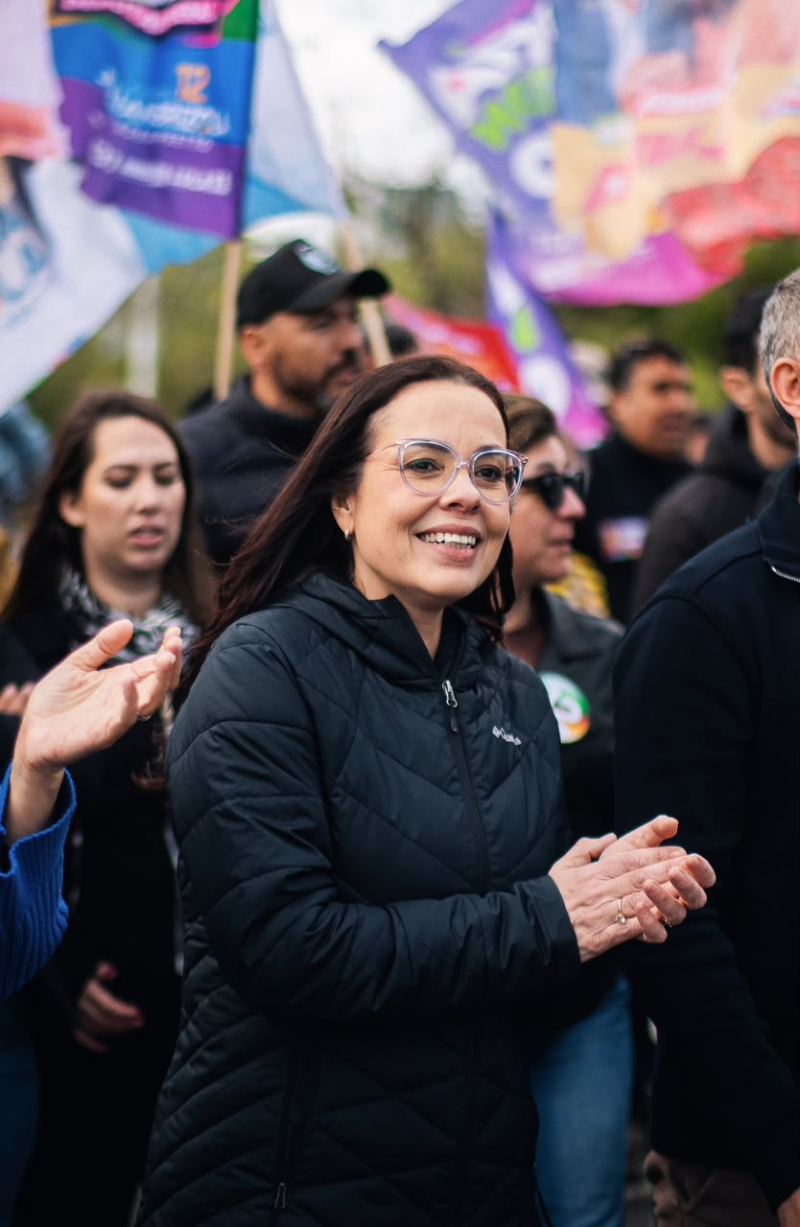 Juliana Brizola mobiliza apoiadores em caminhadas pela Redenção e Orla do Guaíba