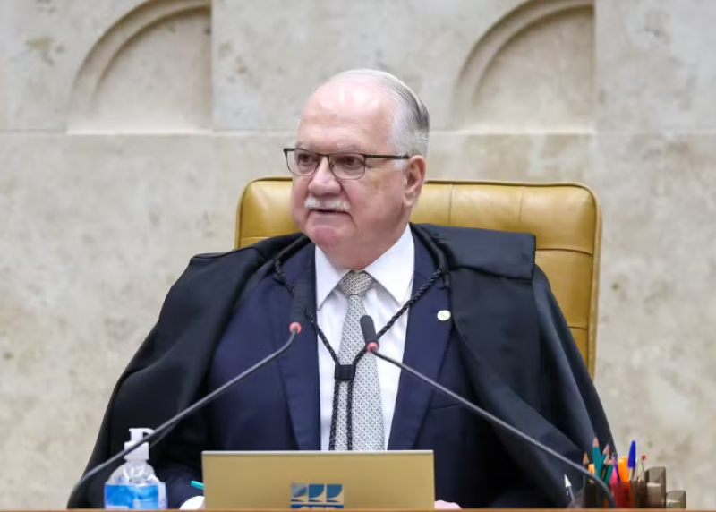 Fachin convoca STF para analisar suposta relação de Moraes com Vorcaro