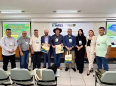 Seminário nacional debate futuro dos caminhoneiros autônomos em Brasília