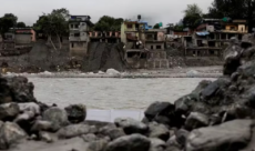Fortes chuvas deixam 56 mortos na Índia e 14 no Nepal, além de causar inundações