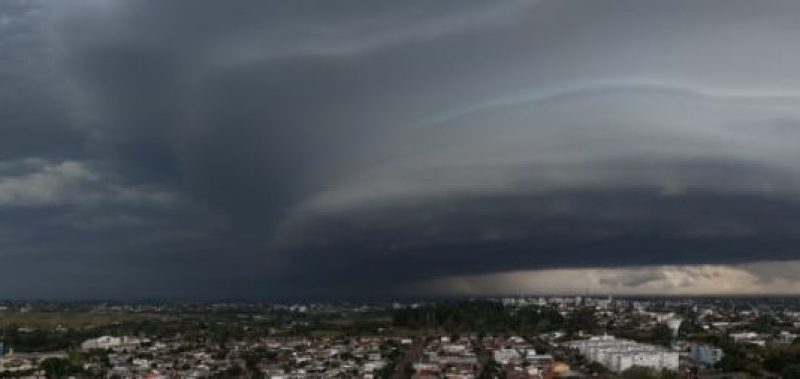 Nuvens carregadas e ventos marcam a manhã deste domingo em Santo Ângelo