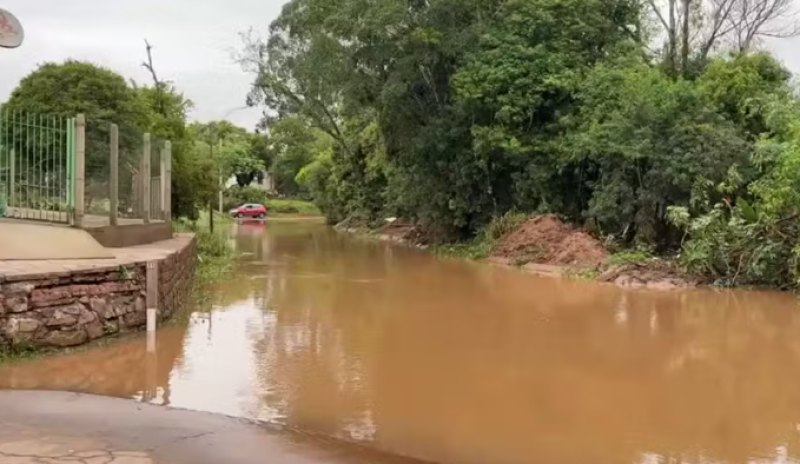 Defesa Civil alerta para elevação do Guaíba e monitora quatro rios no RS