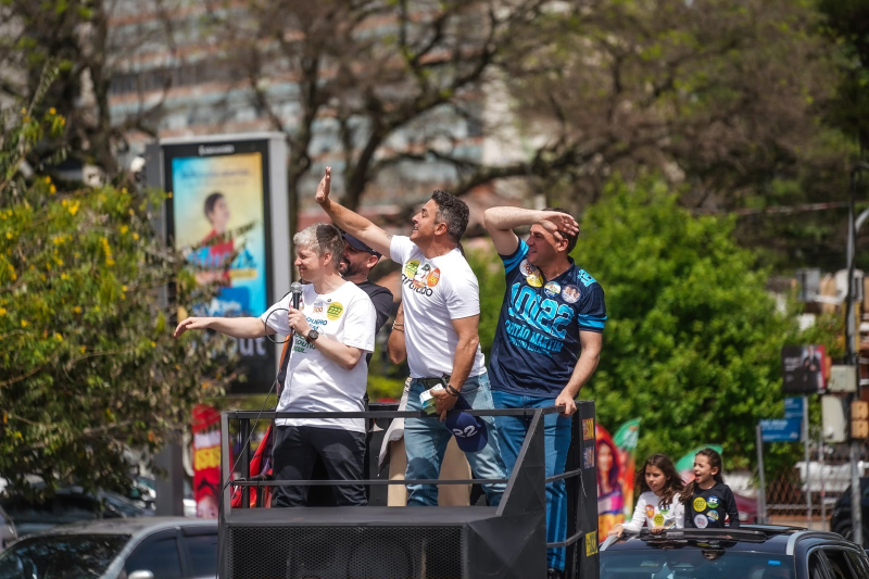 Último dia de campanha de Zucco é marcado por mobilizações em Porto Alegre