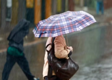 Ciclone e frente fria mantêm alertas para chuvas no RS