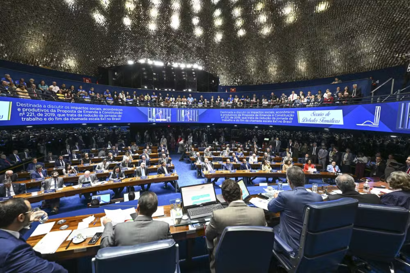 Senado vota hoje proposta que prevê fim da escala 6x1