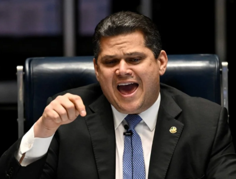 Alcolumbre confirma que pautará votação da PEC da Segurança nesta quinta-feira