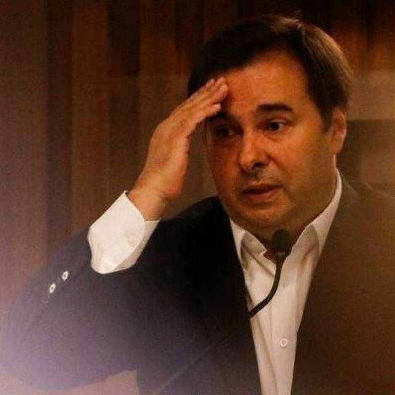 Maia acata decisão e afasta Sanderson e mais 11 deputados do PSL na Câmara por um ano