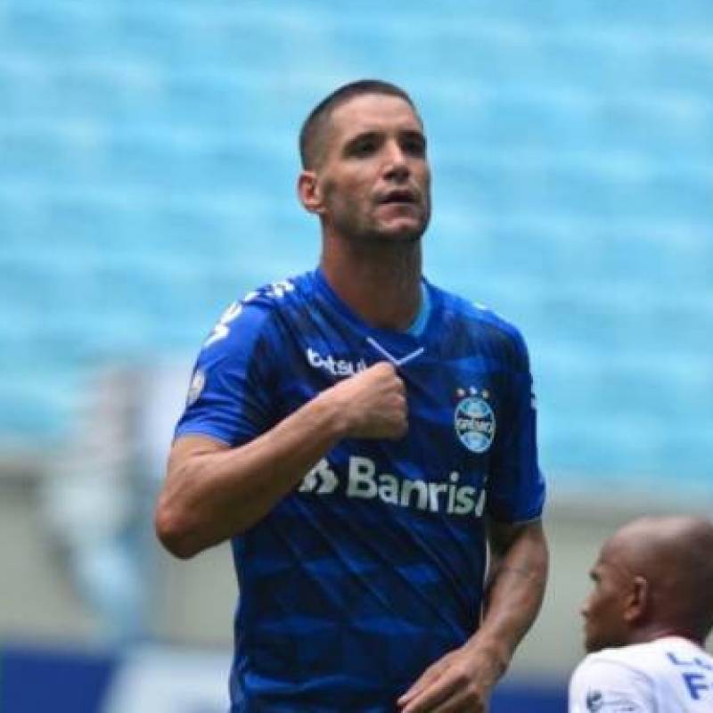 Grêmio toma susto, mas vence São Luiz de virada na Arena sem torcida