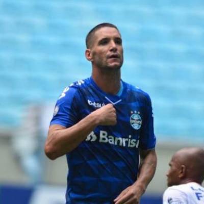 Grêmio toma susto, mas vence São Luiz de virada na Arena sem torcida