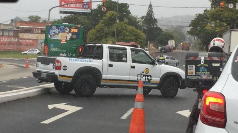 PM da reserva mata a mulher com tiro dentro de casa em Porto Alegre