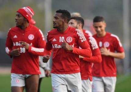 Internacional enfrenta o Goiás no domingo pelo Brasileirão