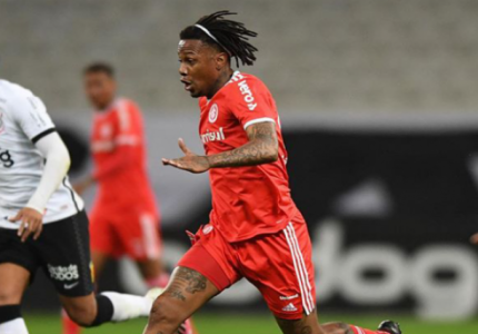 Inter perde para o Corinthians, mas continua líder