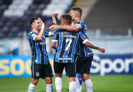 Grêmio goleia o Ceará por 4 a 2