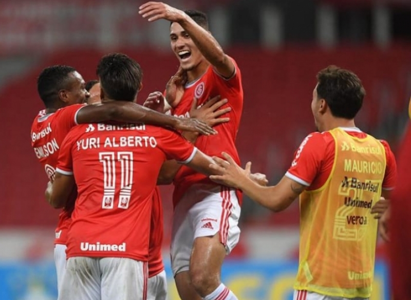 Inter conquista sexta vitória seguida e fica a um ponto do líder São Paulo